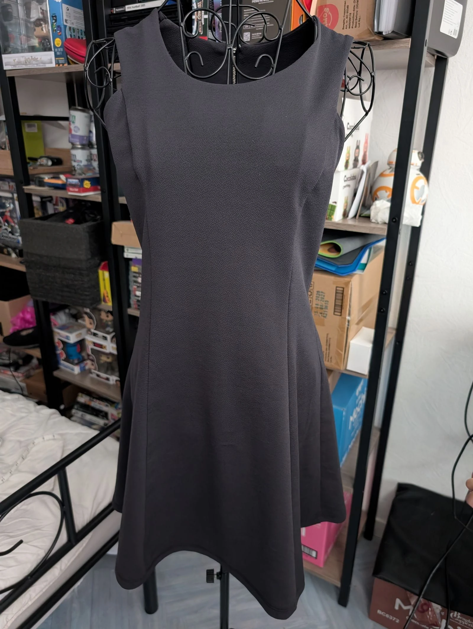 Magnifique Robe courte patineuse noire – Marque Actuelle